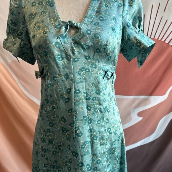 Vintage Betsey Johnson Blue Daisy Floral Dress 100% Silk Dress Size 4 - Picture 2 of 14